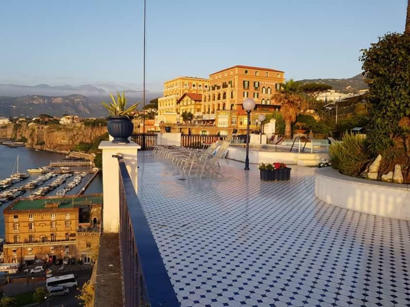 Villa La Terrazza Suites Sorrent Exterior foto
